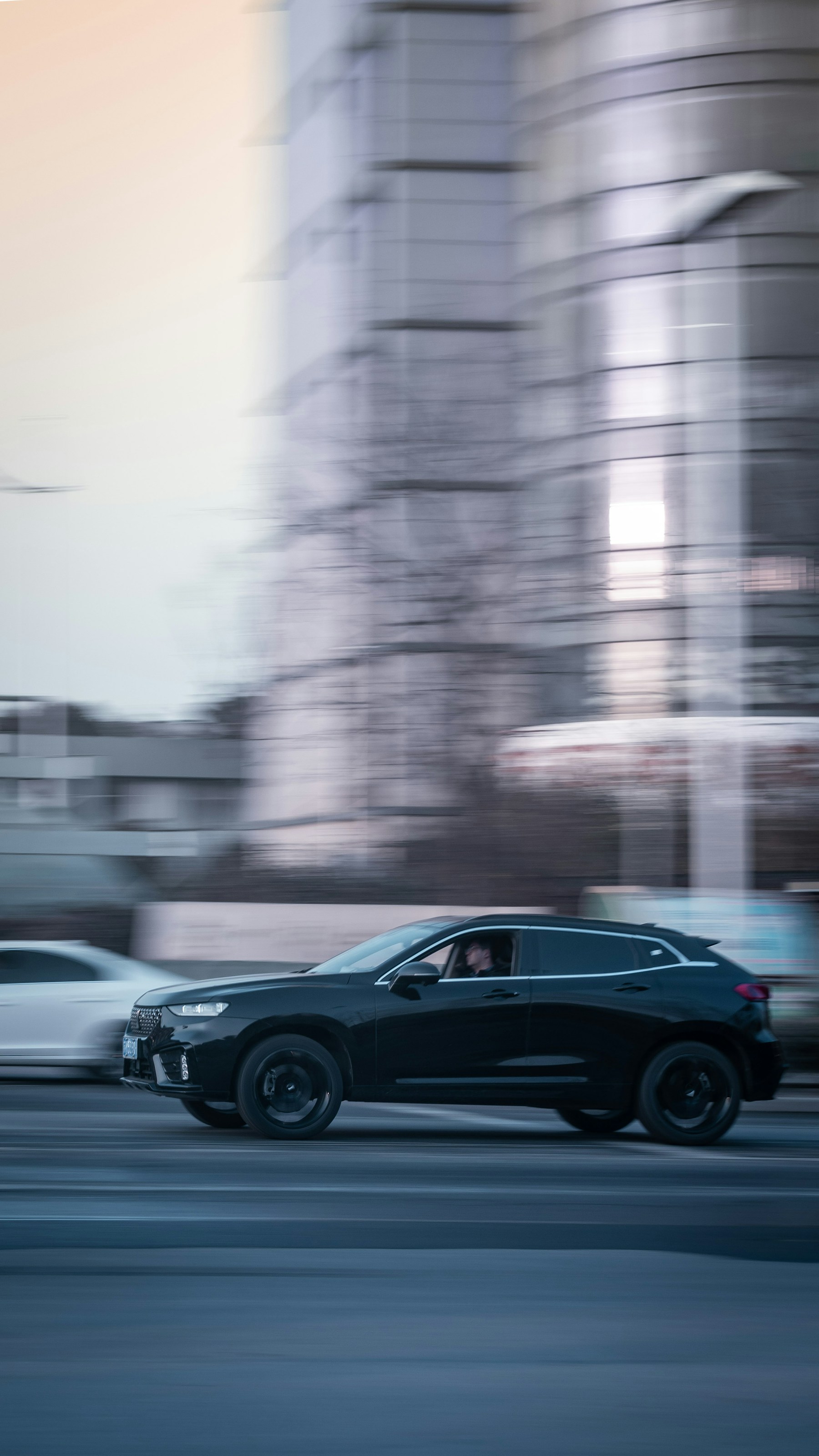 Une voiture sur la route, photographie d’illustration